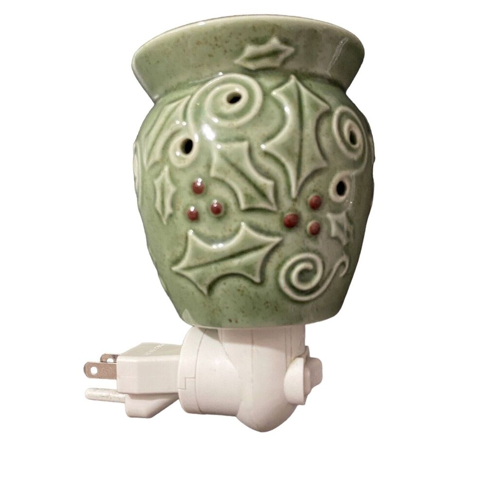 Scentsy Green Holly Leaves Plug-in Mini Warmer Retired Holiday Collection 2009